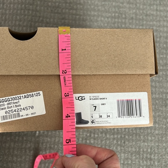 UGG Boot Box - Picture 9 of 10